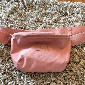 Herschel Supply belt bag/FLASH SALE ⚡️⚡️⚡️
